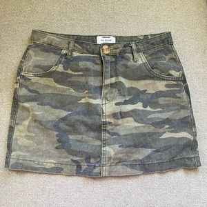 Line Demin Los Angeles 95% cotton camo jean mini skirt
